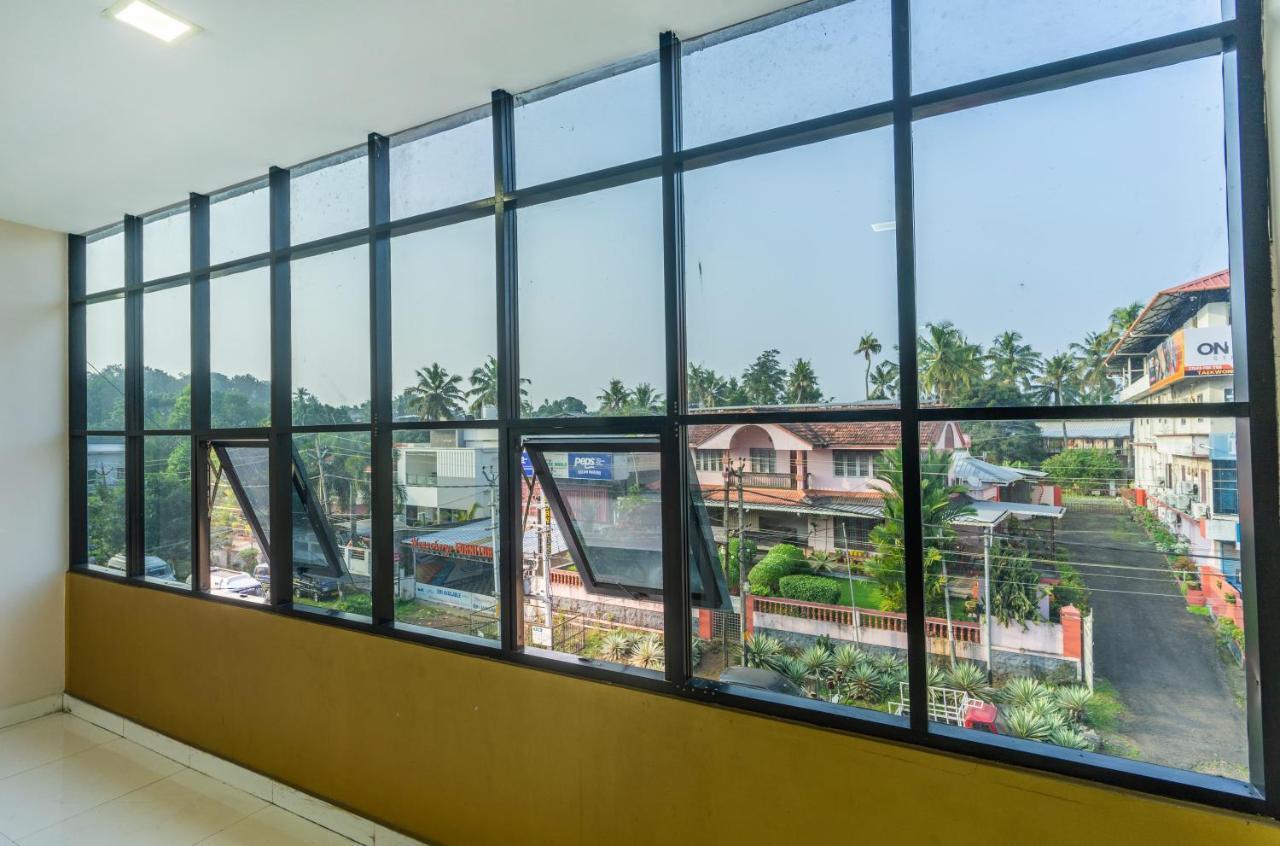 โรงแรมโกจิ คราวน์ Kochi ภายนอก รูปภาพ