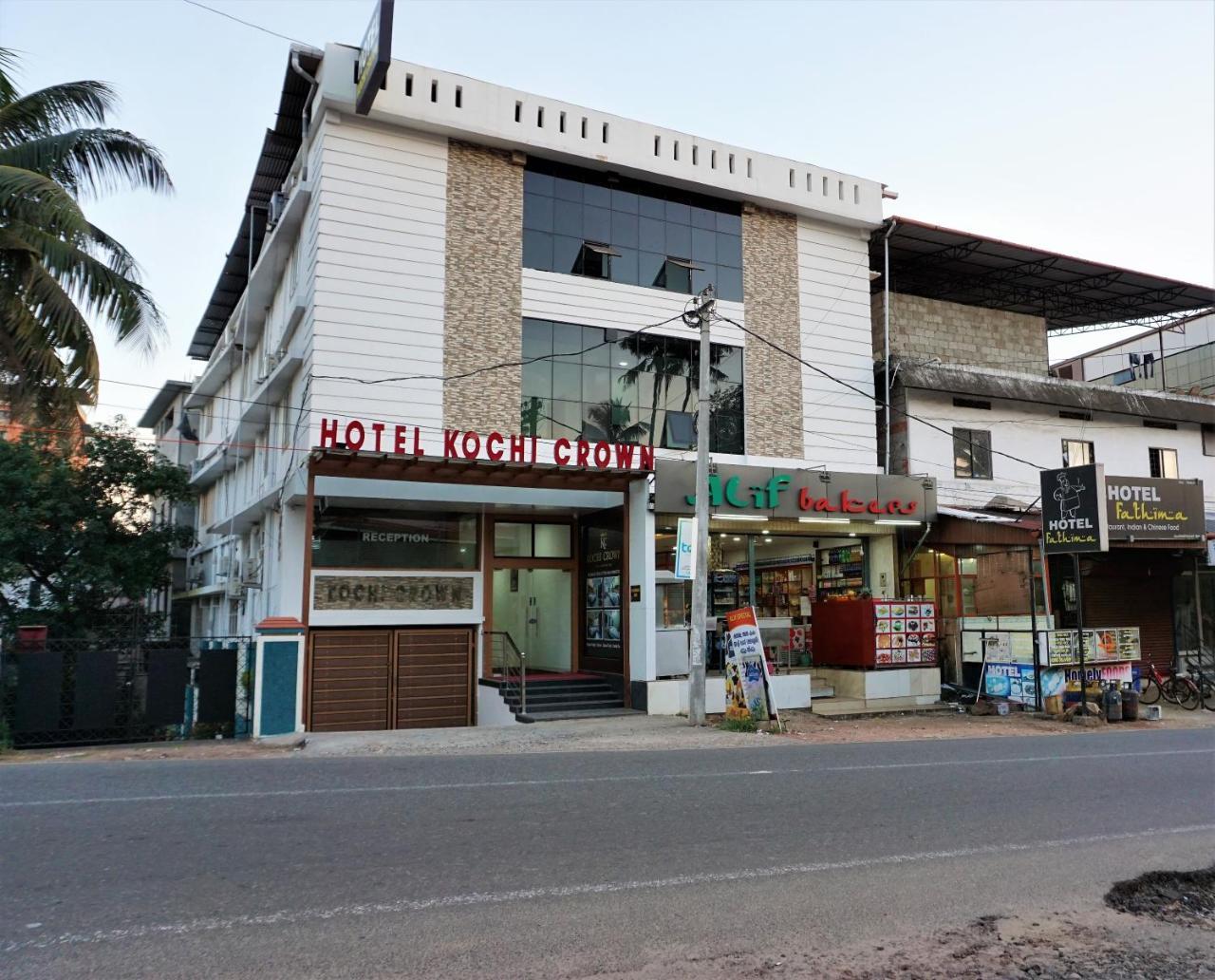 โรงแรมโกจิ คราวน์ Kochi ภายนอก รูปภาพ