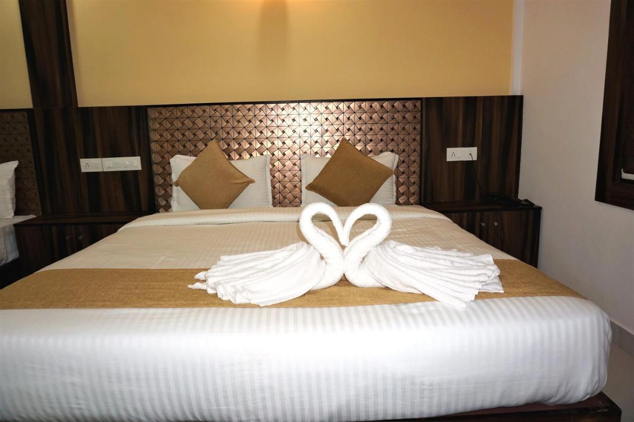 โรงแรมโกจิ คราวน์ Kochi ภายนอก รูปภาพ